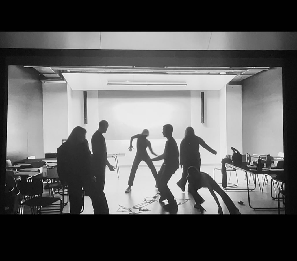 Dance series frame dance_11