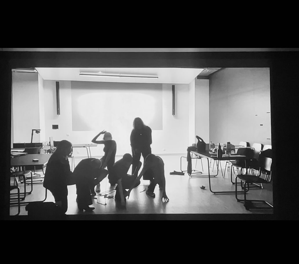 Dance series frame dance_16